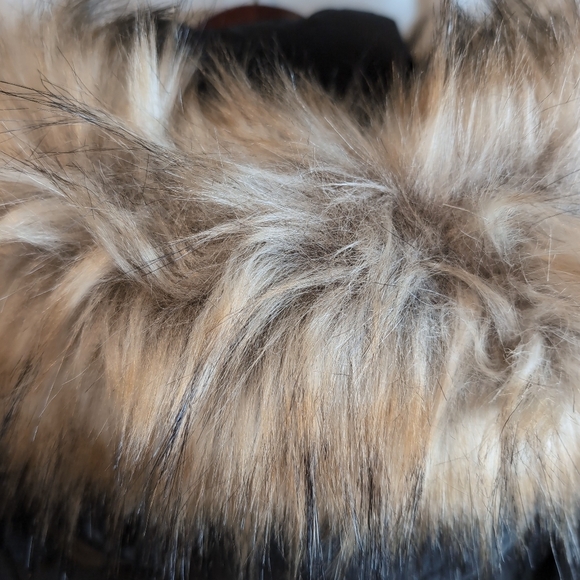 LAUNDRY by Shelly Segal Women's Puffer Jacket w/ Cinched Waist and Fur Hood, XS - Picture 5 of 15